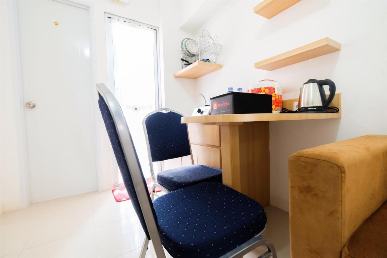 Apartemen Cozy 2br Bassura With View By Travelio